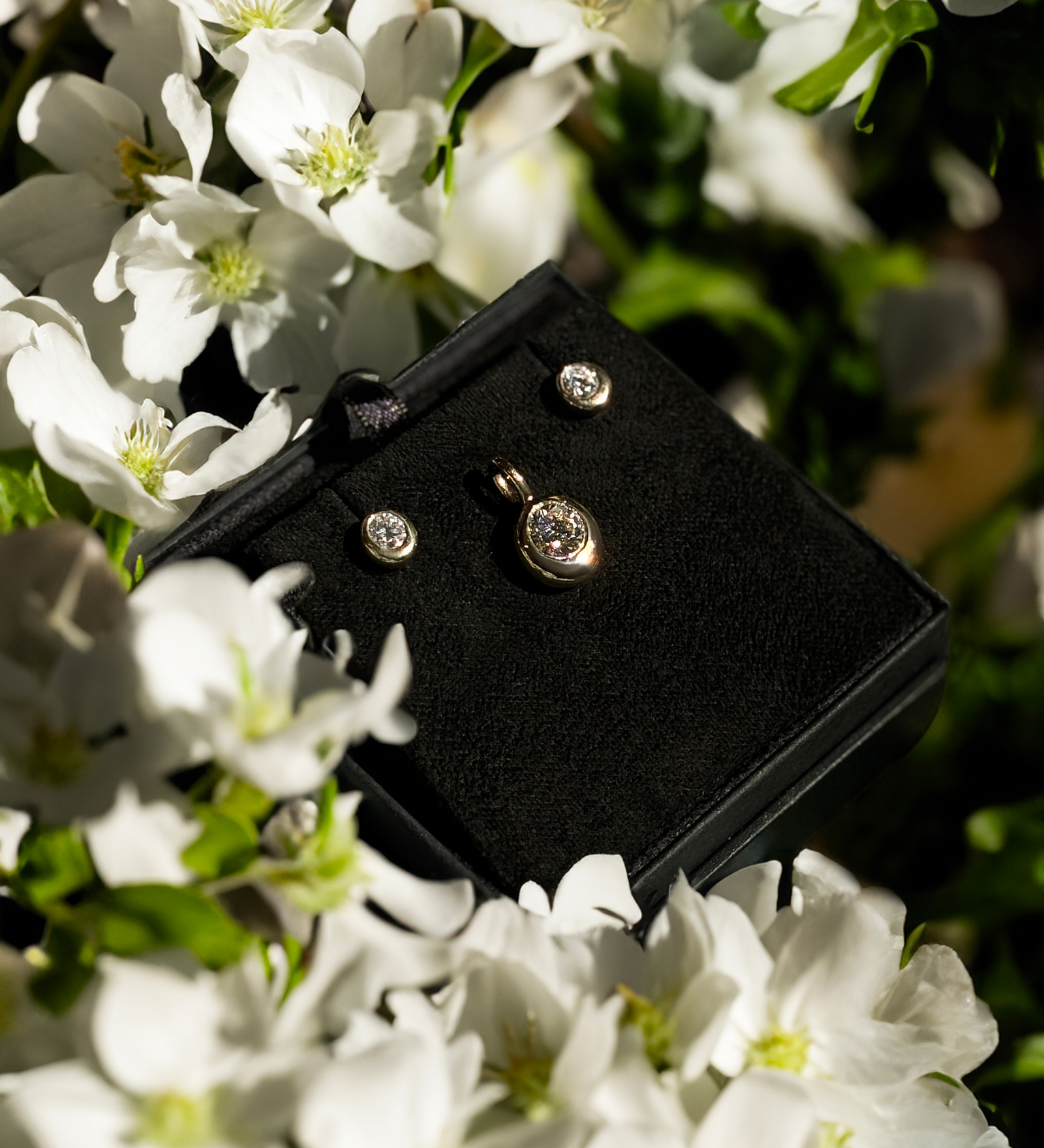 Holiday Gift Bundels. Quill Bypass Cuff with Diamond Detail and Gold Quill Thorn Earrings 