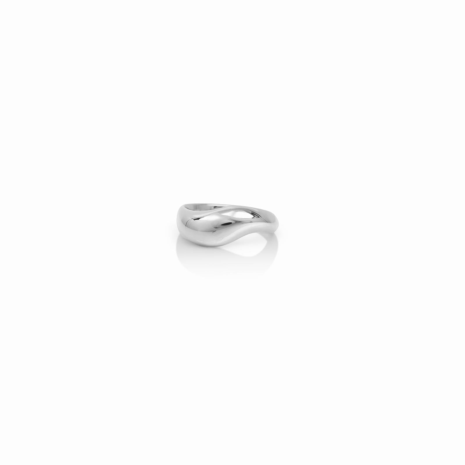 AMANDA PEARL Molten Ring in recycled sterling silver on a white background.