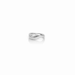 AMANDA PEARL Molten Ring in recycled sterling silver on a white background.
