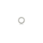 AMANDA PEARL Plain round charm lock in white gold on a white background.